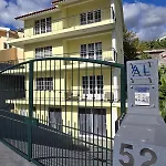 Apartment Autonomia House Ii