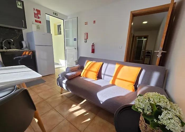 Autonomia House Ii شقة